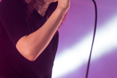 CHVRCHES @ Ancienne Belgique, picture 17, photographed by Erwin Evrard - FrontView Magazine