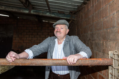 Nonkel Jef - Persconferentie @ Vluchtenburghoeve Aartselaar, picture 40, photographed by Guy Danneels - FrontView Magazine