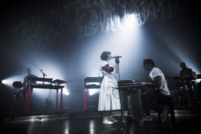 The Do @ Ancienne Belgique, picture 2, photographed by Geert Pieters - FrontView Magazine