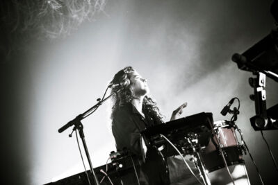Theodora @ Ancienne Belgique | Support The Do, picture 15, photographed by Geert Pieters - FrontView Magazine
