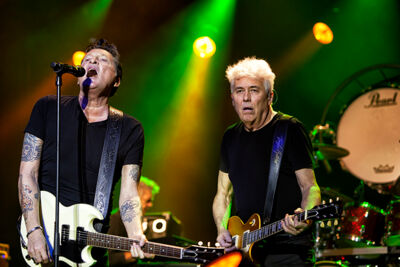 Golden Earring @ De Roma, picture 8, photographed by Frank Lambrechts - FrontView Magazine