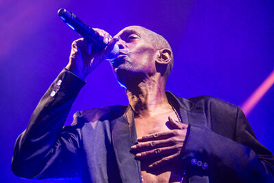 Faithless @ Paleis 12, picture 12, photographed by Kristof Hayen - FrontView Magazine