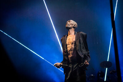 Faithless @ Paleis 12, picture 20, photographed by Kristof Hayen - FrontView Magazine