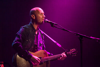 Tom Vanstiphout CD voorstelling "Playing guitar helps" @ Arenbergschouwburg, foto 1, foto's door Frank Lambrechts - FrontView Magazine