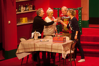 Versieren Met Vieren @ Echt Antwaarps Teater, picture 3, photographed by Goele Bormans - FrontView Magazine