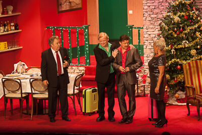 Versieren Met Vieren @ Echt Antwaarps Teater, picture 25, photographed by Goele Bormans - FrontView Magazine