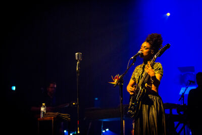 Lianne La Havas @ AB, picture 11, photographed by Kristof Hayen - FrontView Magazine