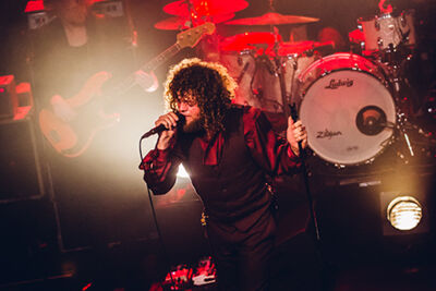 DI-RECT @ 013 Tilburg, picture 11, photographed by Elke Briers - FrontView Magazine