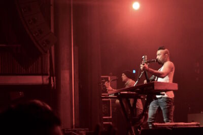 Nahko and Medicine for the People + Kim Churchill Ancienne Belgique, picture 26, photographed by Lieselore Van Hertum - FrontView Magazine