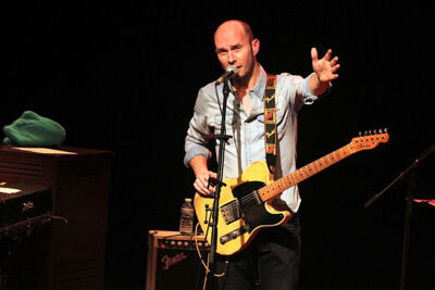 Tom van Stiphout, "Playing Guitar Helps" @ CC Meeuwen, picture 1, photographed by Heidi Elen - FrontView Magazine