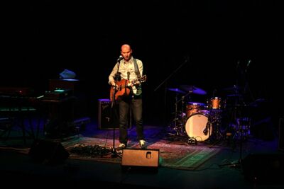 Tom van Stiphout, "Playing Guitar Helps" @ CC Meeuwen, picture 2, photographed by Heidi Elen - FrontView Magazine