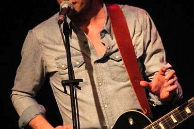 Tom van Stiphout, "Playing Guitar Helps" @ CC Meeuwen, picture 8, photographed by Heidi Elen - FrontView Magazine