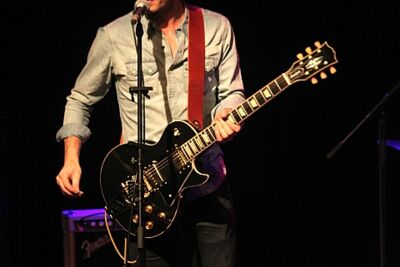 Tom van Stiphout, "Playing Guitar Helps" @ CC Meeuwen, picture 19, photographed by Heidi Elen - FrontView Magazine