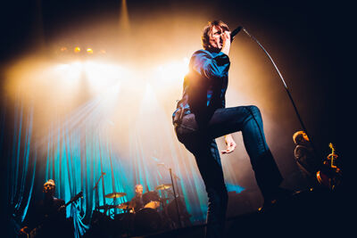 Suede @ Ancienne Belgique, picture 12, photographed by Elke Briers - FrontView Magazine