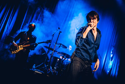 Suede @ Ancienne Belgique, picture 14, photographed by Elke Briers - FrontView Magazine
