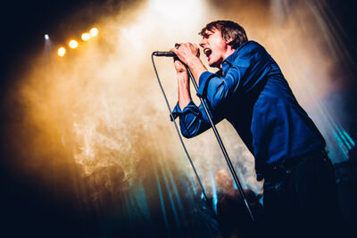 Suede @ Ancienne Belgique, picture 16, photographed by Elke Briers - FrontView Magazine