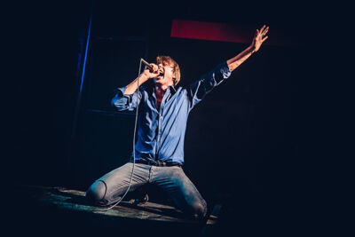 Suede @ Ancienne Belgique, picture 20, photographed by Elke Briers - FrontView Magazine