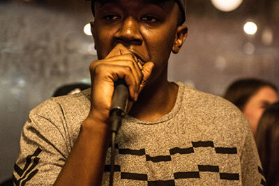 Woodie Smalls albumvoorstelling @ Café Commerce, picture 3, photographed by Bart Scholliers - FrontView Magazine