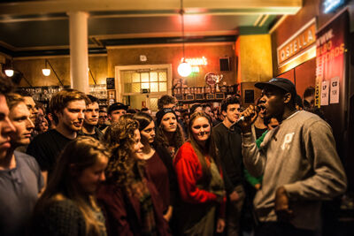 Woodie Smalls albumvoorstelling @ Café Commerce, picture 4, photographed by Bart Scholliers - FrontView Magazine