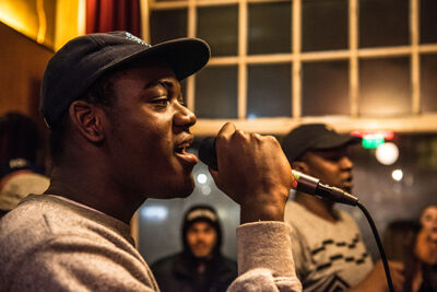 Woodie Smalls albumvoorstelling @ Café Commerce, picture 6, photographed by Bart Scholliers - FrontView Magazine