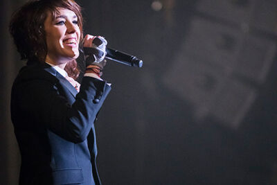 Zaz @ Vorst Nationaal, picture 8, photographed by Jef Peeters - FrontView Magazine