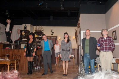 Première De Cafékwis @ EWT Theater, foto 4, foto's door Goele Bormans - FrontView Magazine