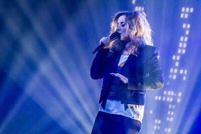 Lara Fabian @ Bozar, picture 1, photographed by Dorien Goetschalckx - FrontView Magazine
