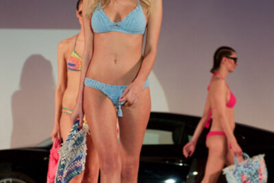 Modeshow Valerie De Booser @ ACM garage Mechelen, picture 32, photographed by Bart Baevegems - FrontView Magazine
