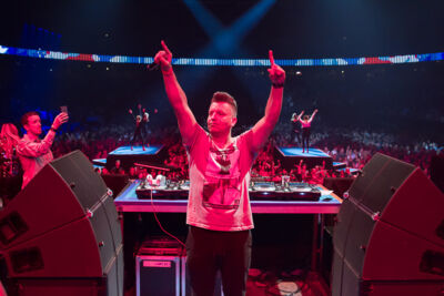 MNM Back To The 90's & 00’s @ Sportpaleis, picture 1, photographed by Marc Verdonck - FrontView Magazine