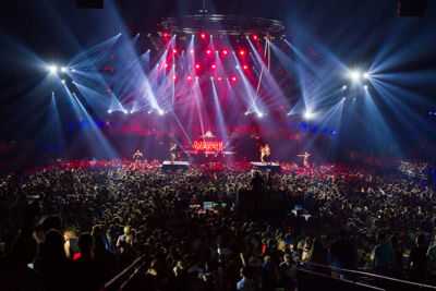 MNM Back To The 90's & 00’s @ Sportpaleis, picture 19, photographed by Marc Verdonck - FrontView Magazine
