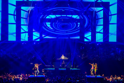 MNM Back To The 90's & 00’s @ Sportpaleis, picture 24, photographed by Marc Verdonck - FrontView Magazine