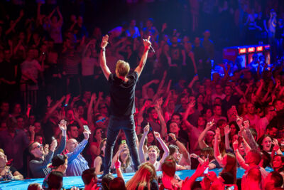 MNM Back To The 90's & 00’s @ Sportpaleis, picture 48, photographed by Marc Verdonck - FrontView Magazine