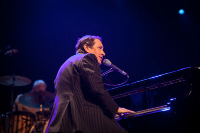Jools Holland @ De Roma, picture 1, photographed by Frank Lambrechts - FrontView Magazine