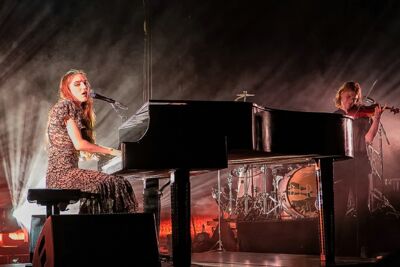 Birdy @ Ancienne Belgique, picture 18, photographed by Edwin Houdevelt - FrontView Magazine