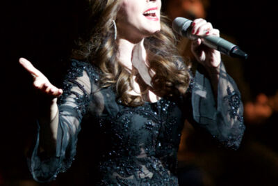 Vicky Leandros @ Oostende Kursaal, picture 7, photographed by Bart Baevegems - FrontView Magazine