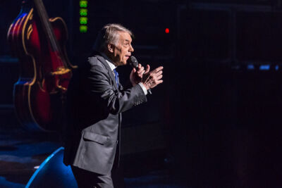 Salvatore Adamo in concert @ Kursaal te Oostende, picture 37, photographed by Guy Danneels - FrontView Magazine