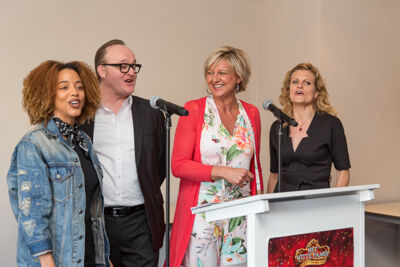 Persconferentie Revueshow 80th Celebration @ dakterras Aazaert te Blankenberge, foto 23, foto's door Guy Danneels - FrontView Magazine