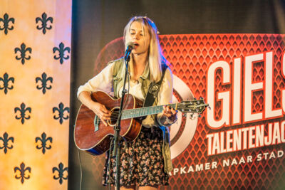 Lotte Walda - Giels Talentenjacht @ Festival Mundial, picture 3, photographed by Frank Bogers - FrontView Magazine