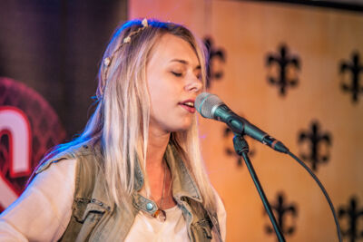 Lotte Walda - Giels Talentenjacht @ Festival Mundial, picture 4, photographed by Frank Bogers - FrontView Magazine