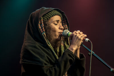 Nneka @ Festival Mundial, picture 8, photographed by Frank Bogers - FrontView Magazine