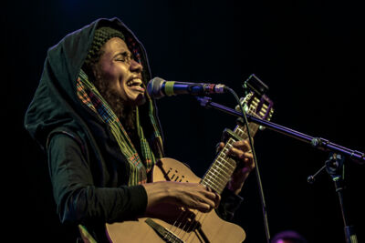 Nneka @ Festival Mundial, picture 17, photographed by Frank Bogers - FrontView Magazine