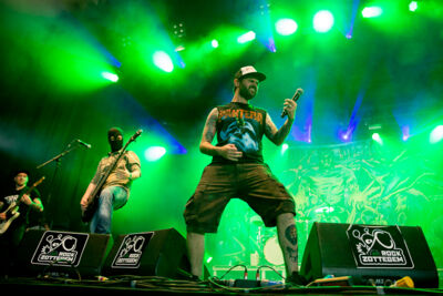 Fleddy Melculy @ Rock Zottegem 2016, picture 8, photographed by Dorien Goetschalckx - FrontView Magazine