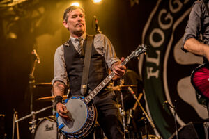 Sjock Flogging Molly, foto 18, foto's door Luc Luyten - FrontView Magazine