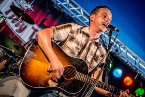 Sjock Mike Bell and the Belltones, picture 10, photographed by Luc Luyten - FrontView Magazine