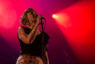 Barbara Dex & Buscemi @ Gentse Feesten Sint Baafsplein, picture 2, photographed by Dieter  Boone - FrontView Magazine