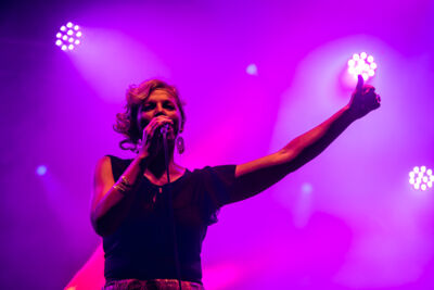 Barbara Dex & Buscemi @ Gentse Feesten Sint Baafsplein, picture 13, photographed by Dieter  Boone - FrontView Magazine