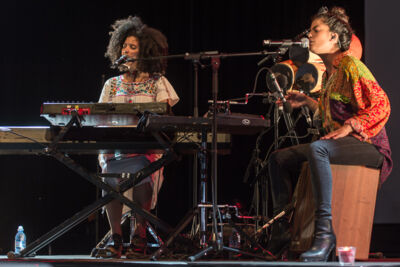 Ibeyi @ Gent Jazz 2016, foto 8, foto's door Jan van Hecke - FrontView Magazine