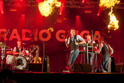 Radio Guga @ Gentse Feesten - Sint Baafsplein, picture 34, photographed by Dimitri Vanlommel - FrontView Magazine