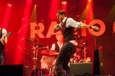 Radio Guga @ Gentse Feesten - Sint Baafsplein, picture 48, photographed by Dimitri Vanlommel - FrontView Magazine