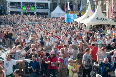 Vlaanderen zingt @ Gentse Feesten - Sint Baafsplein, picture 4, photographed by Dimitri Vanlommel - FrontView Magazine